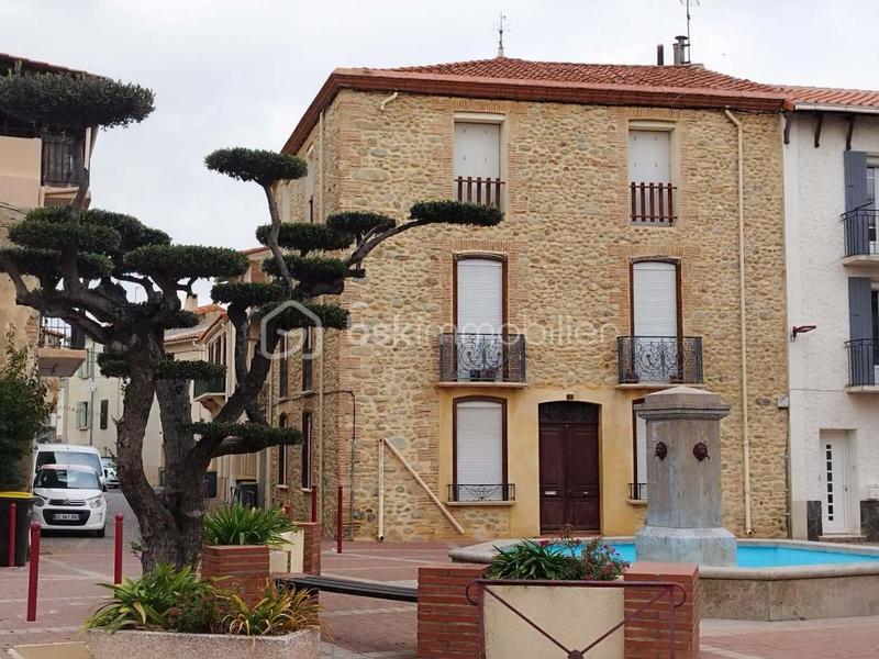 Maison de village - 300 m² - 11 pièces