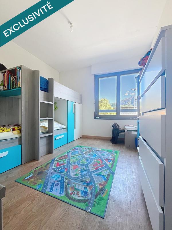 Appartement - 80 m² - 5 pièces