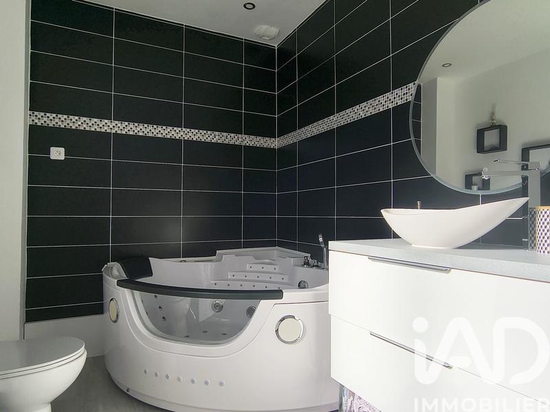 Maison - 96 m² - 4 pièces