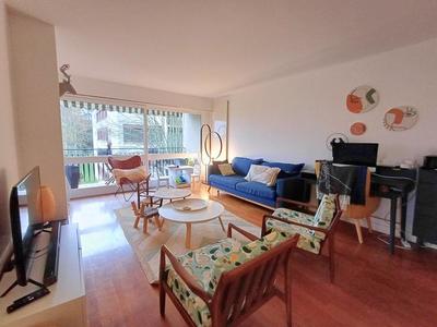 Appartement - 99 m² - 4 pièces