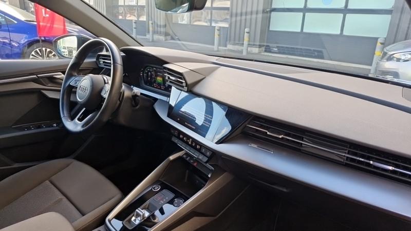 Audi A3 sportback 40 Tfsie 204 s tronic 6 Business Line