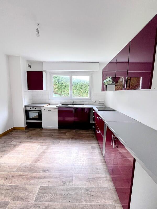 Maison - 95 m² - 4 pièces