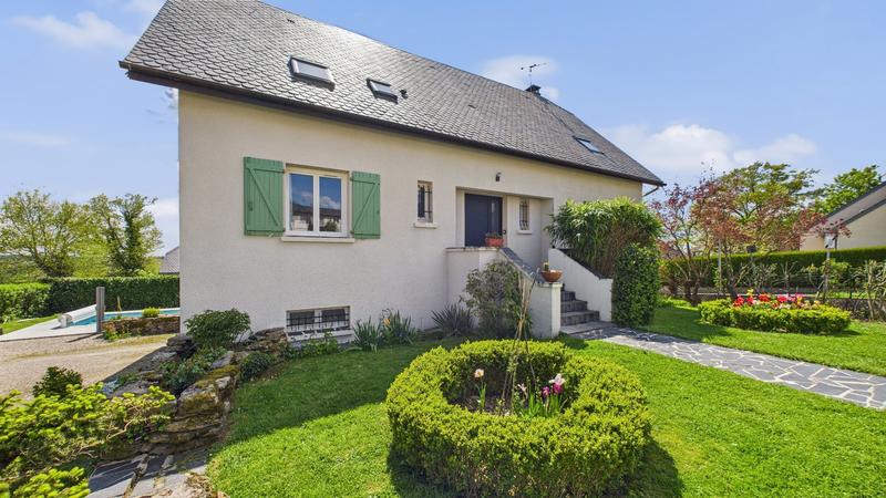 Maison - 200 m² - 6 pièces