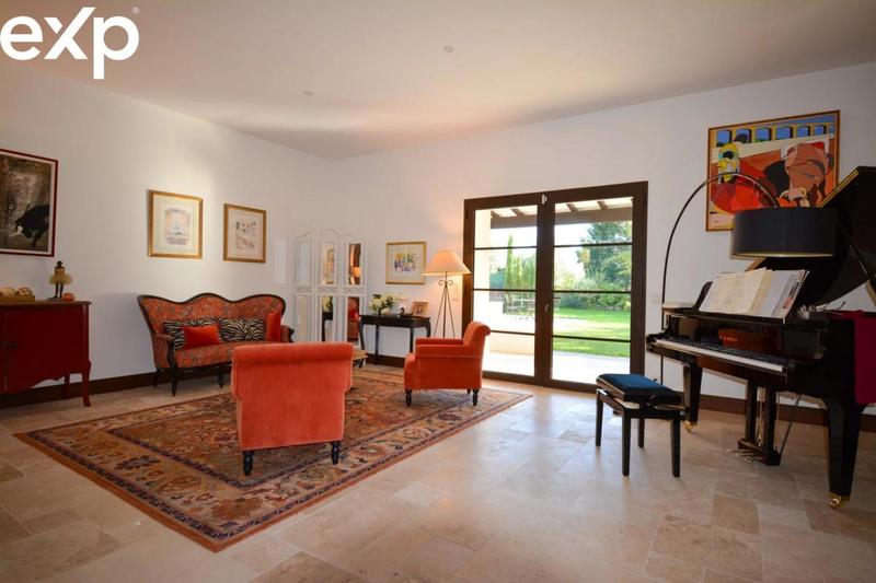 Demeure - 300 m² - 9 pièces