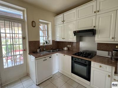 Maison traditionnelle - 140 m² - 8 pièces