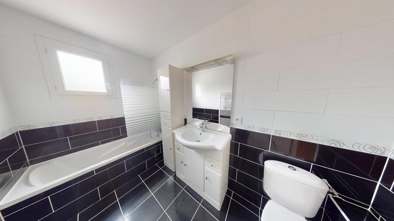 Maison - 94 m² - 5 pièces