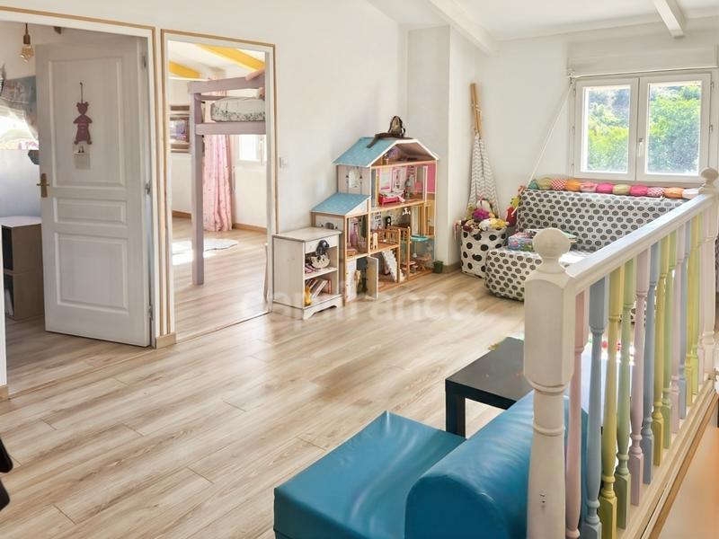 Maison - 80 m² - 5 pièces