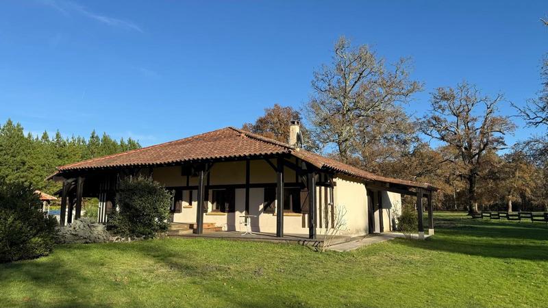 Maison - 245 m² - 9 pièces