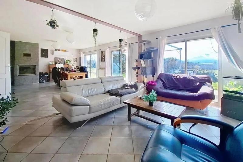 Maison - 171 m² - 7 pièces