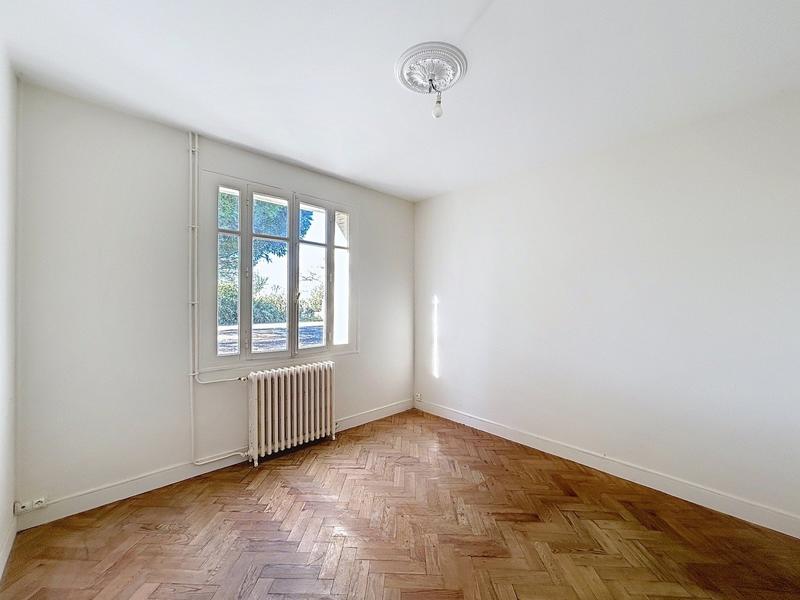 Maison - 200 m² - 8 pièces