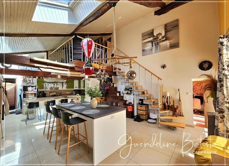 Maison - 300 m² - 6 pièces