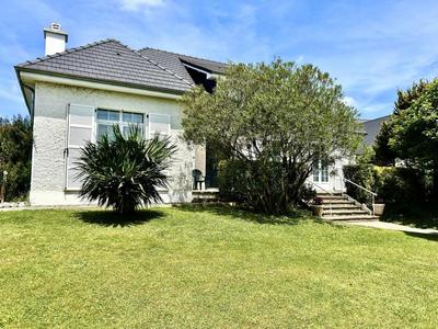 Maison - 224 m² - 6 pièces