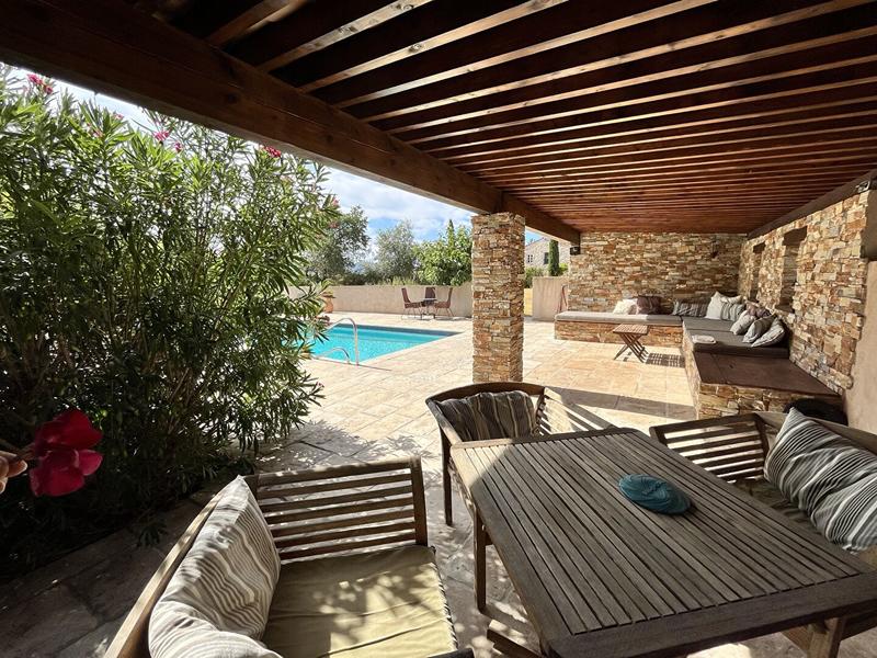 Villa - 200 m² - 6 pièces