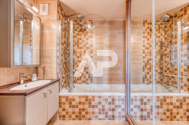 Appartement - 102 m² - 5 pièces