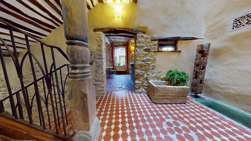 Maison - 463 m² - 11 pièces