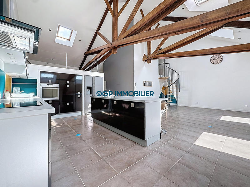 Appartement - 107 m² - 4 pièces