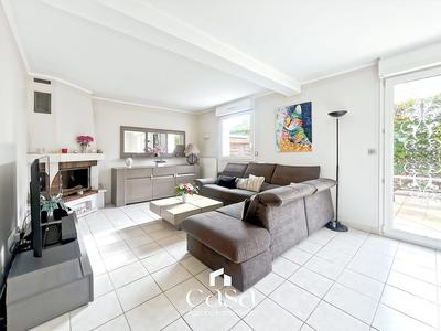 Maison - 96 m² - 5 pièces