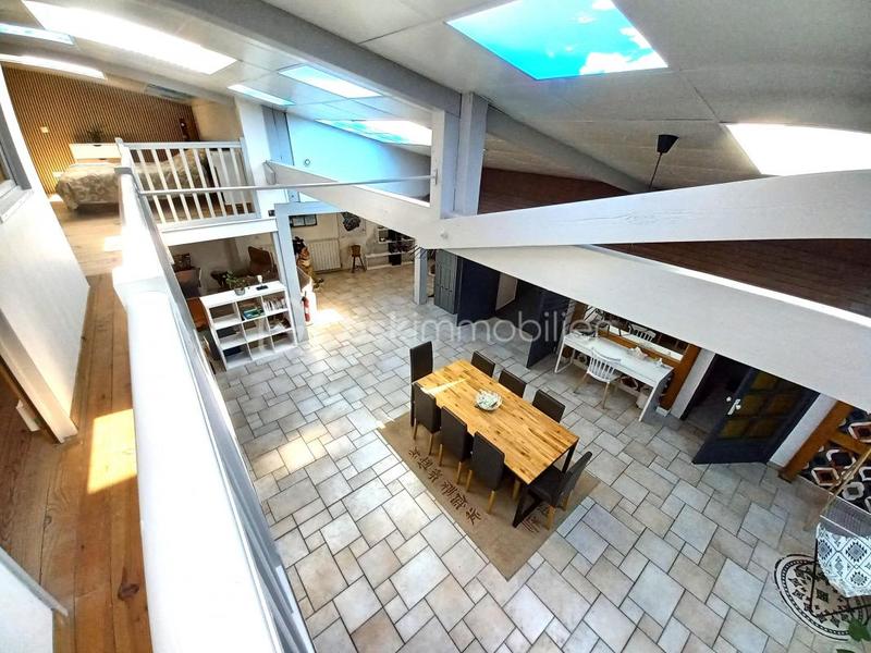 Loft - 230 m² - 9 pièces