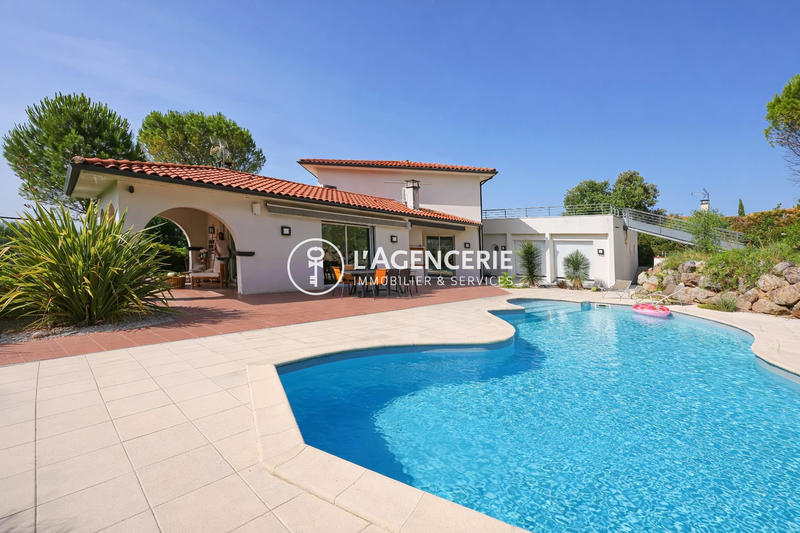 Villa - 210 m² - 6 pièces