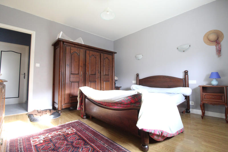 Maison - 180 m² - 7 pièces