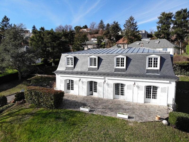 Maison - 204 m² - 9 pièces