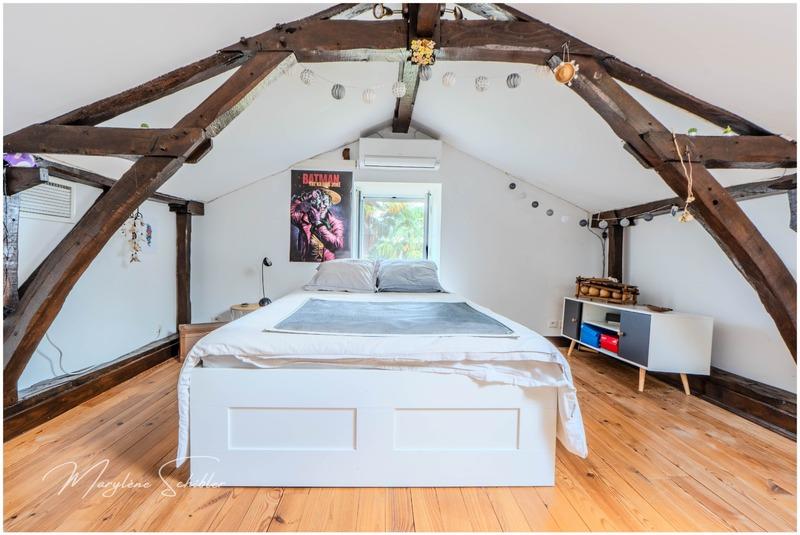 Maison - 250 m² - 8 pièces