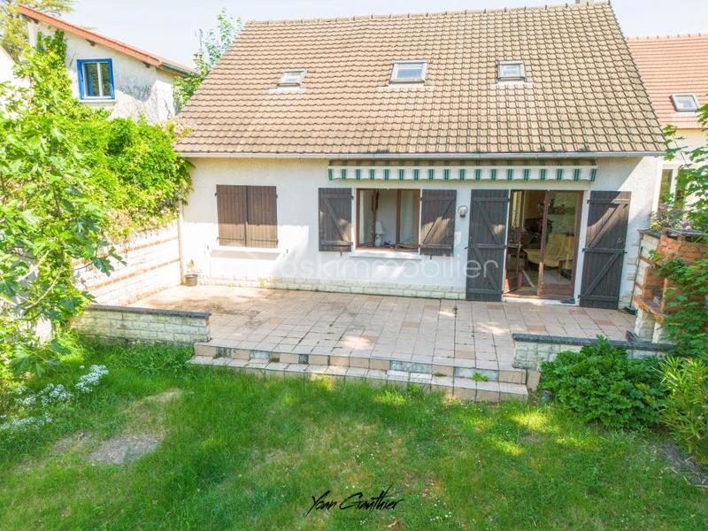 Maison - 140 m² - 5 pièces