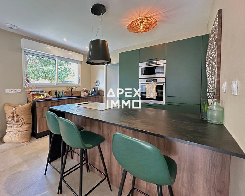 Maison - 98 m² - 4 pièces