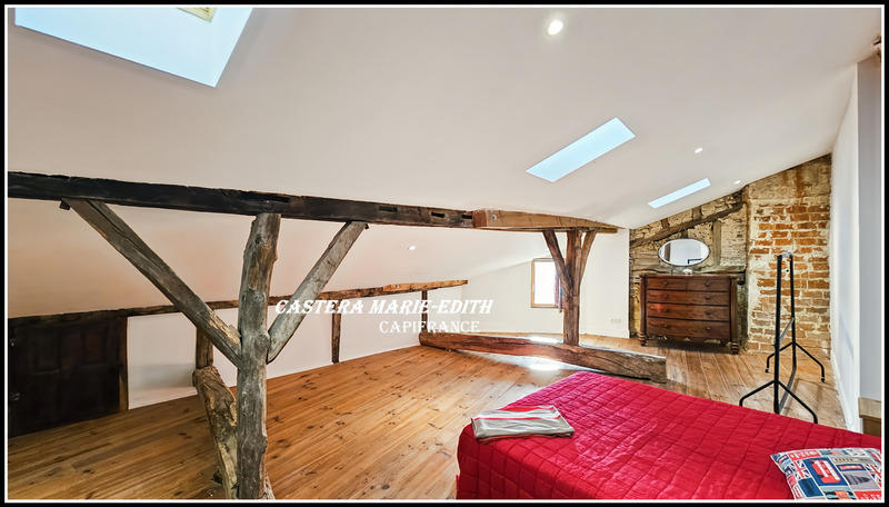 Maison en pierre - 202 m² - 7 pièces