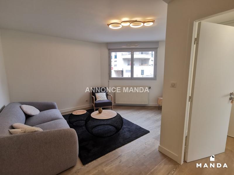 Chambre - 11 m² - 4 pièces