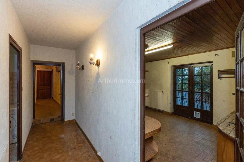 Maison - 238 m² - 10 pièces