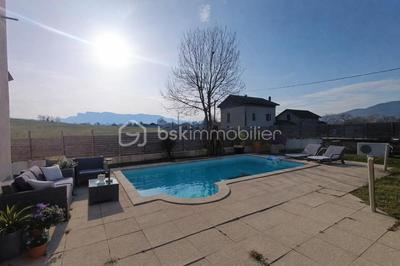 Appartement - 92 m² - 3 pièces