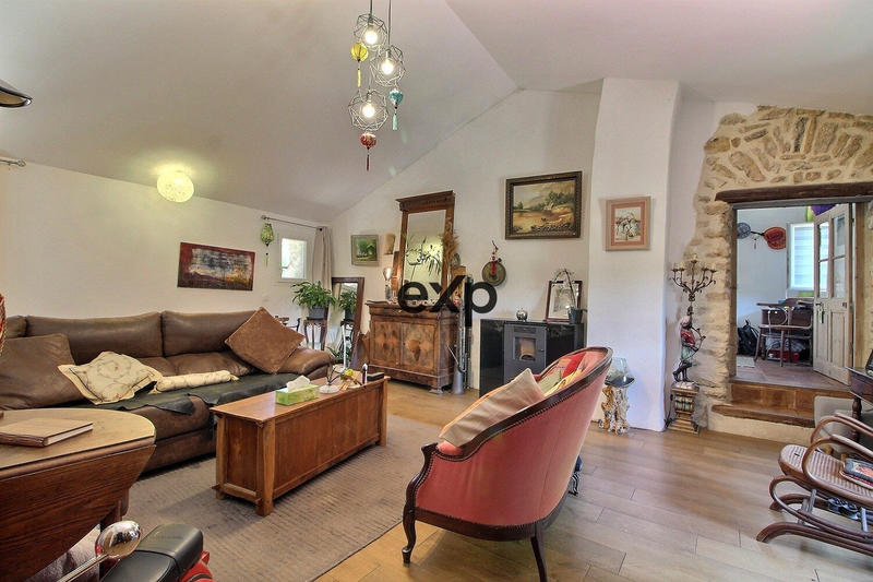 Mas - 205 m² - 5 pièces