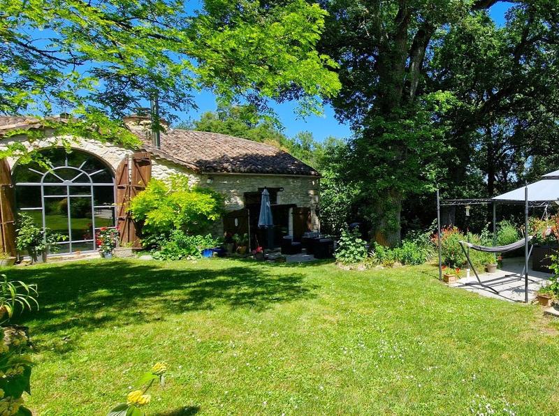 Maison - 286 m² - 13 pièces