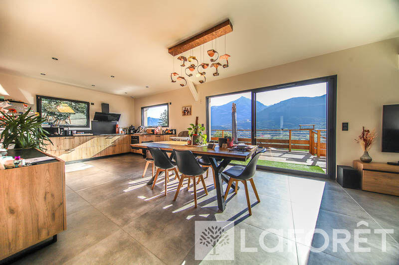 Maison - 131 m² - 5 pièces