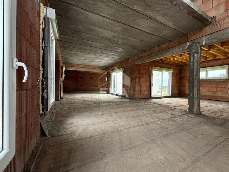 Maison - 180 m² - 7 pièces