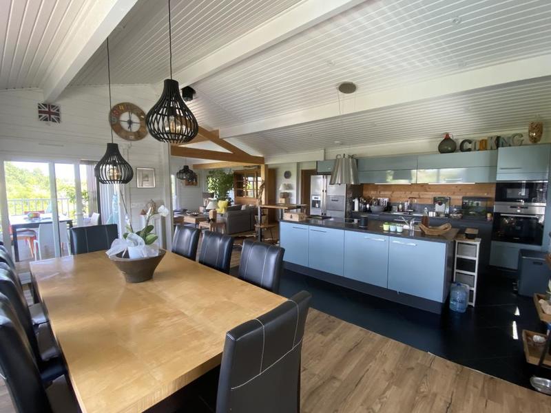 Villa - 220 m² - 7 pièces