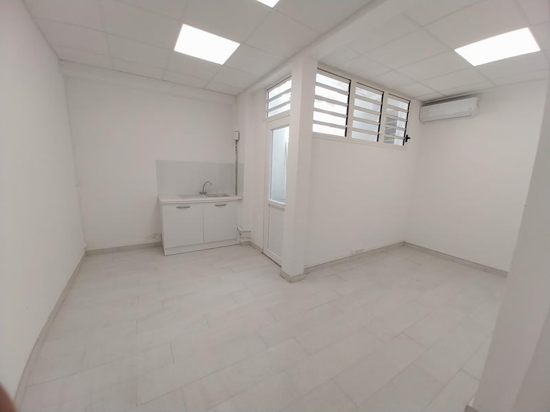 Local commercial - 36 m² - 2 pièces