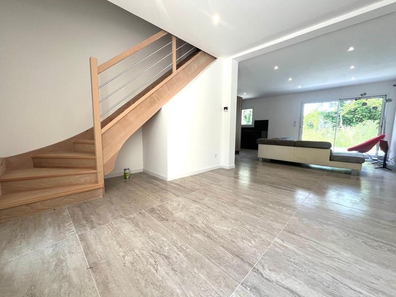 Maison - 99 m² - 5 pièces