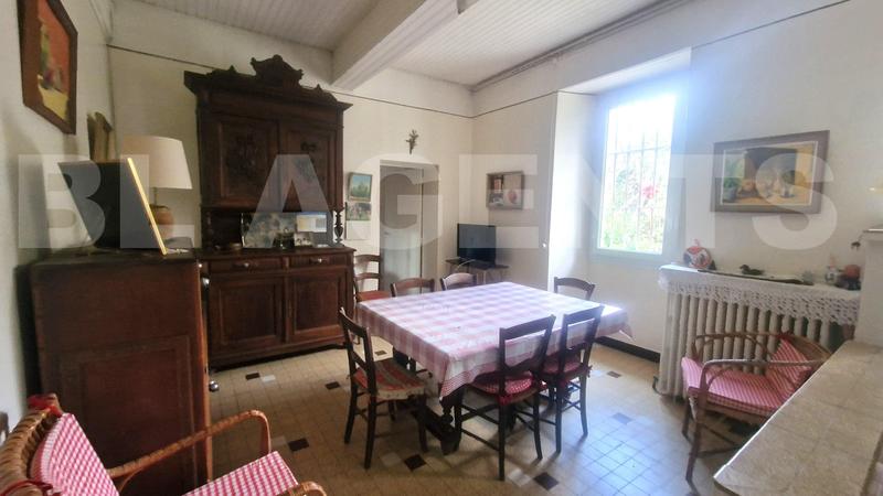 Maison - 228 m² - 7 pièces