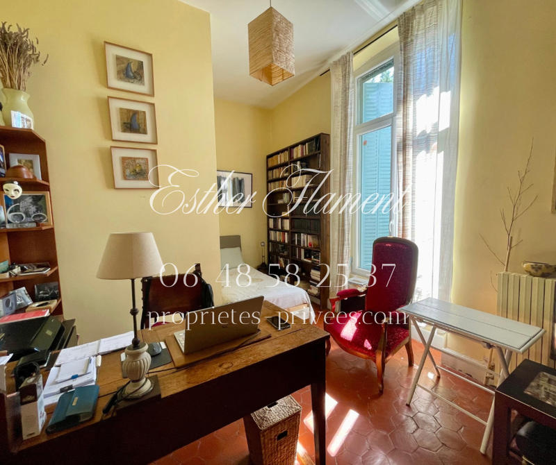 Maison - 220 m² - 10 pièces