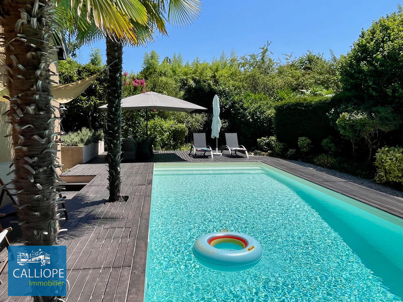 Maison - 208 m² - 8 pièces