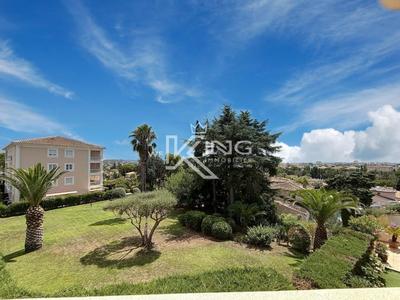 Appartement - 94 m² - 4 pièces