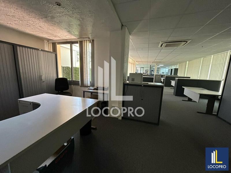Bureau - 330 m²