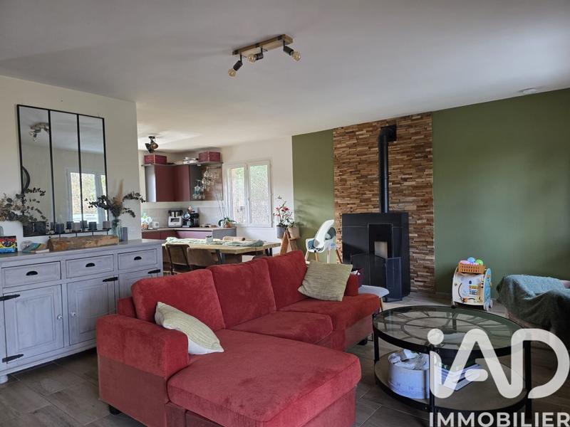 Maison - 99 m² - 5 pièces