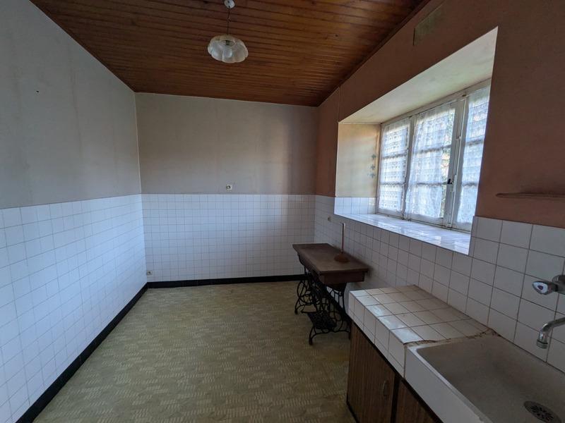 Maison - 170 m² - 9 pièces