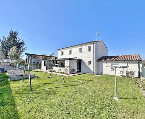 Villa - 213 m² - 8 pièces