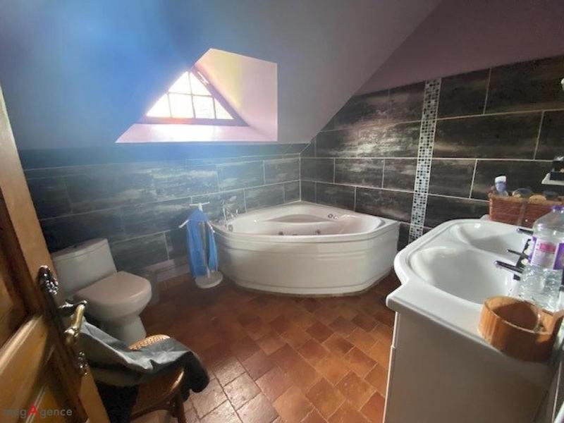 Propriété - 164 m² - 8 pièces