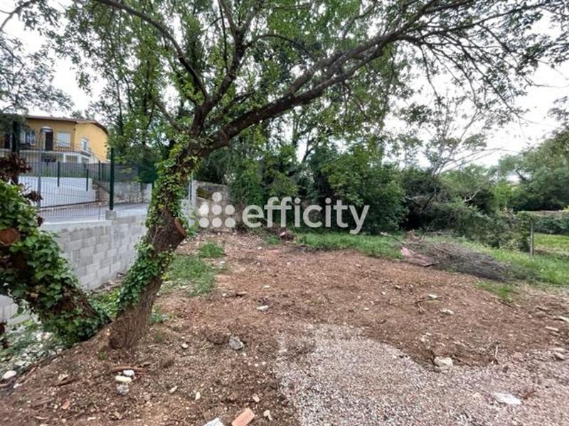 Terrain constructible - 305 m²