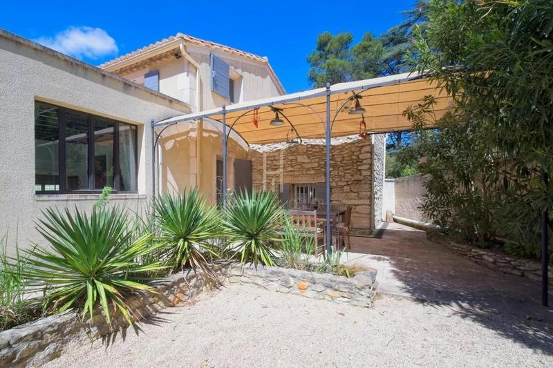 Propriété - 230 m² - 6 pièces